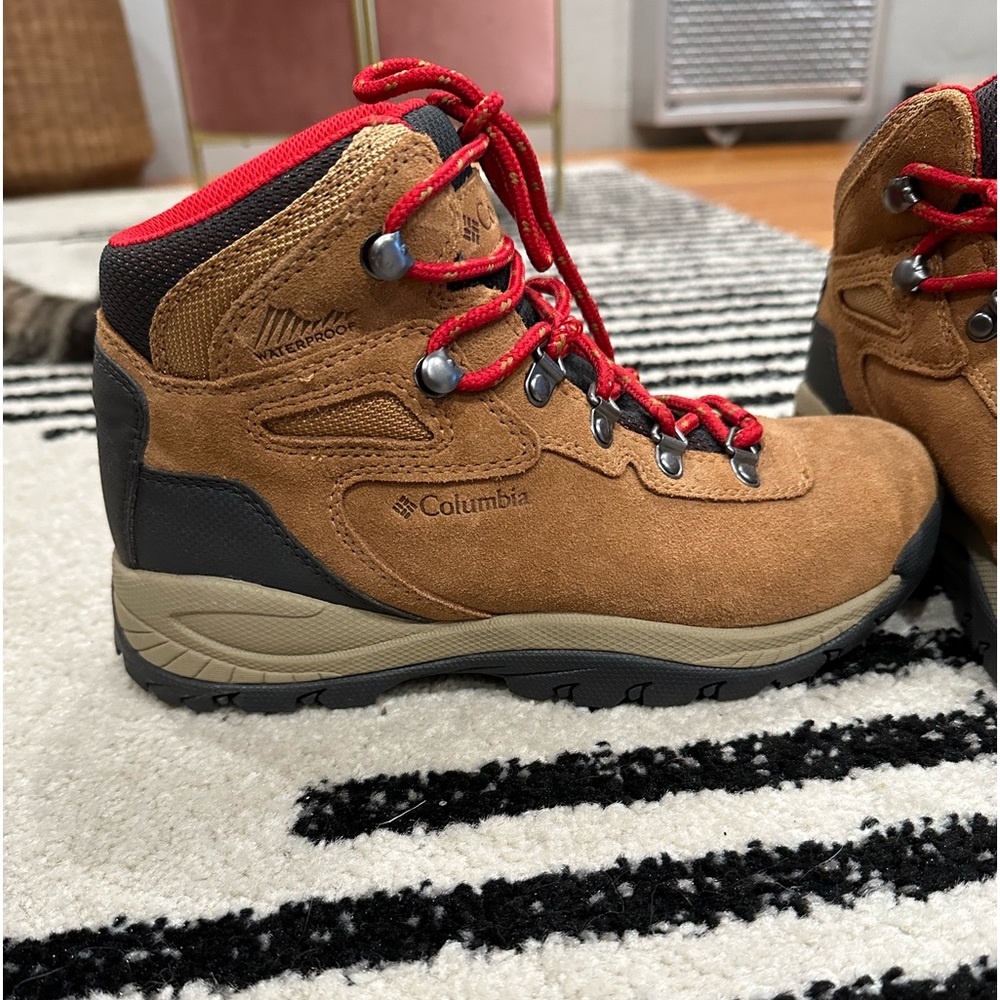 Columbia Women's Newton Ridge Plus Waterproof Amped Hiking Boot